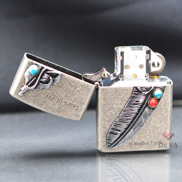 Zorro gắn emblem lông chim thổ dân ốp đá Z9667