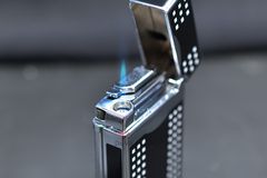 Bật Lửa Khò 1 Tia Kèm Đục Cohiba Đánh Đá Ngang COB 169