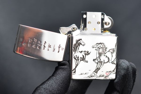Bật lửa Zorro Bạc Khối Khắc Hình Đàn Ngựa Mã Đáo Thành Công ZBK02