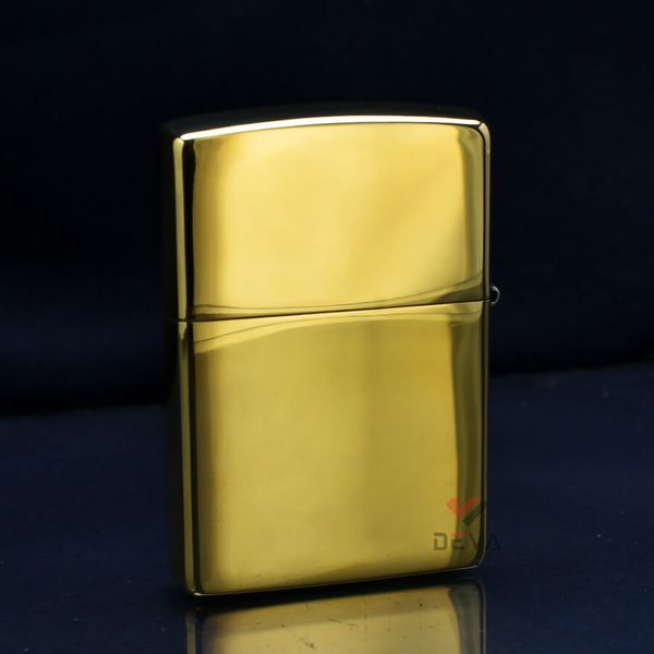 Zippo Khắc Nổi Cô Gái Chống Gió Windproof ZN95
