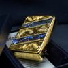 Zippo Khảm Trai Kẻ Chéo Khắc Hoa Văn Cổ Điển ZN60