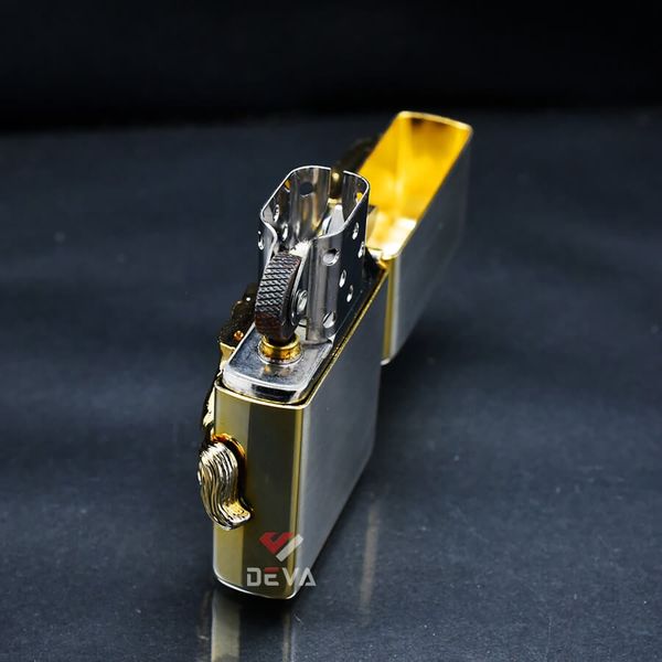 Zippo Ốp Nổi Con Ngựa Winning Whiny Mạ Vàng ZN100