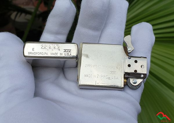 Set Zippo Emblem hình hoa 1998 C131