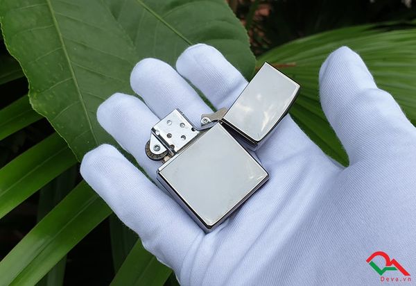 Zippo hoa văn vân bạc ZN148