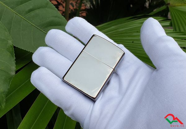 Zippo hoa văn vân bạc ZN148