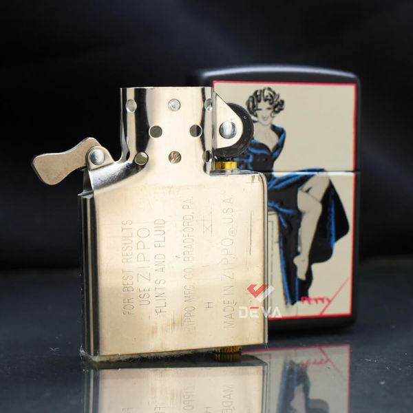 Zippo cô gái Petty C08