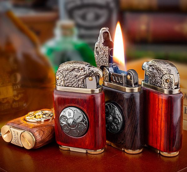 Bật lửa Zorro ốp gỗ chim đại bàng Z591