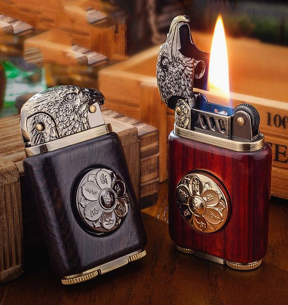 Bật lửa Zorro ốp gỗ chim đại bàng Z591