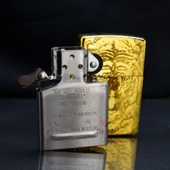 Zippo Khắc Hình Hổ Rình Mồi ZN154