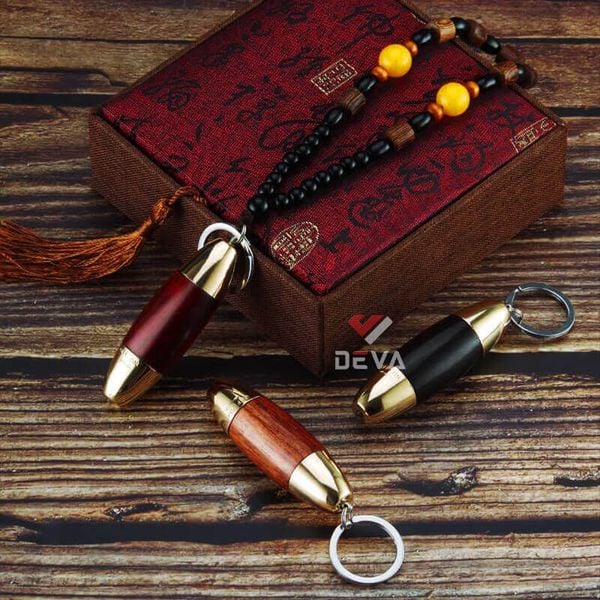 Móc khóa bật lửa mini bọc gỗ kèm đèn LED WD869