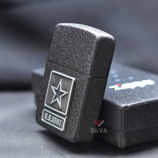 Zippo Tái bản 1941 Sơn Đen Sần Ốp Logo US Army Z211