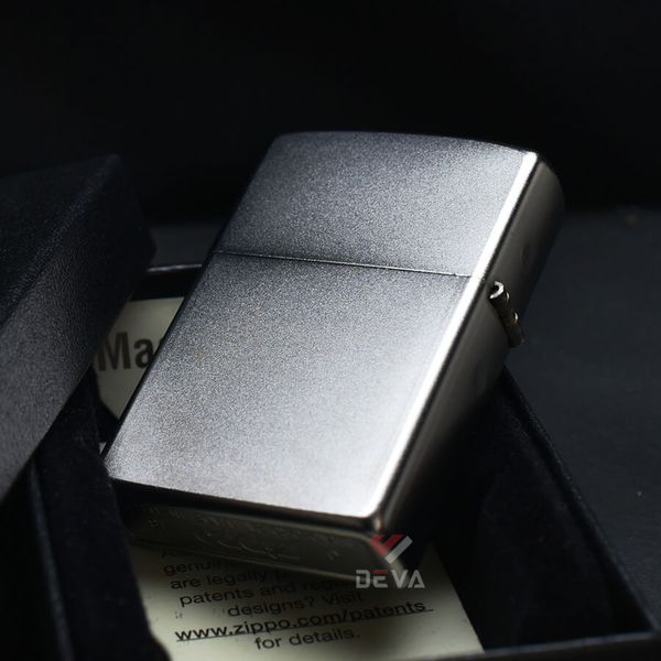 Zippo Satin Khắc Logo Zippo Chéo Và Ngọn Lửa Vàng ZK16