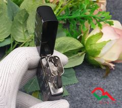 Zippo hoa văn gỗ cổ C09
