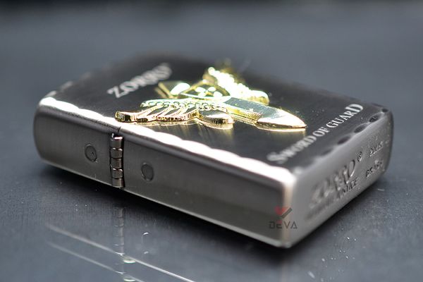 Bật lửa xăng đá Zorro ốp Emblem chủ đề Sword Of Guard Z8667
