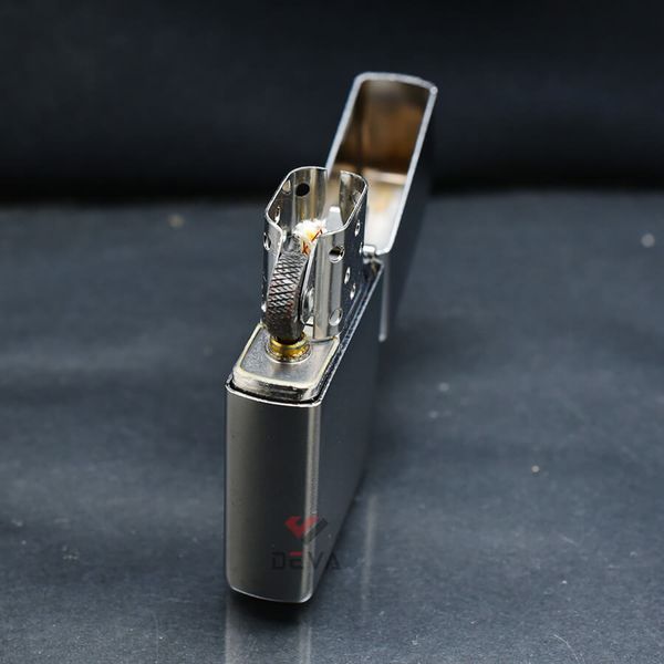 Zippo Satin Khắc New Wind-proof Zippo Kèm Ngôi Sao Vàng ZK21