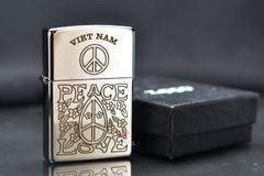 Zippo Tái Bản Mẫu Lính Mỹ Khắc Tay Love And Peace ZK57