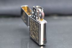 Zippo Tái Bản Mẫu Lính Mỹ Khắc Tay Love And Peace ZK57