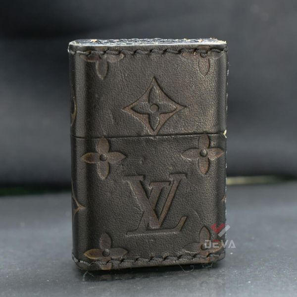 Zippo Bọc Da Chủ Đề Thương Hiệu Thời Trang Louis Vuitton ZN22