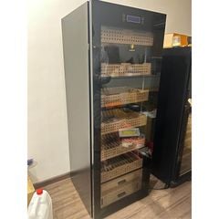 Tủ bảo quản xì gà 1000 - 1200 điếu GF 163