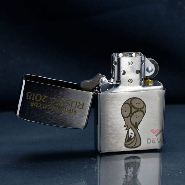 Zippo Khắc Laser Logo Cúp Bóng Đá Thế Giới World Cup 2018 Russia ZK24
