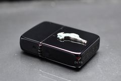 Zippo Tái Bản 1941 Đen Bóng Ốp Emblem Cô Gái Windproof ZN350