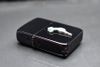 Zippo Tái Bản 1941 Đen Bóng Ốp Emblem Cô Gái Windproof ZN350