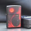 Zippo Sơn Chủ Đề Mèo Đen Trăng Máu Black Cat Design Z120