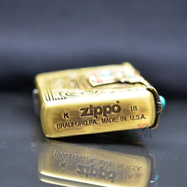 Zippo khắc Totem thổ dân Anh Điêng ốp Emblem mã não xanh ngọc ZN323