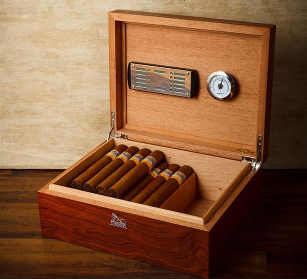 Hộp ủ giữ ẩm xì gà Lubinski RA 925