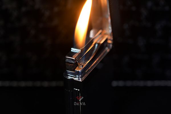 Set Quà Tặng bật lửa ST Dupont màu vàng kẻ dọc D118