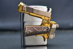 Zippo xuất Nhật Ốp Cây Súng Ngắn Colt M1911 3D ZN356