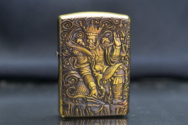 Set Zippo Armor Khắc Nổi Vị Thần Cổ Đại ZD70