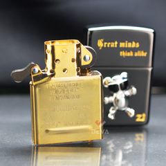 Set Bật Lửa Zippo Ốp Emblem Gấu Bạc Kèm Kính Mắt Cao Cấp ZN143