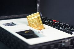 Dupont Bản Giới Hạn Kỷ Niệm 75 năm D209