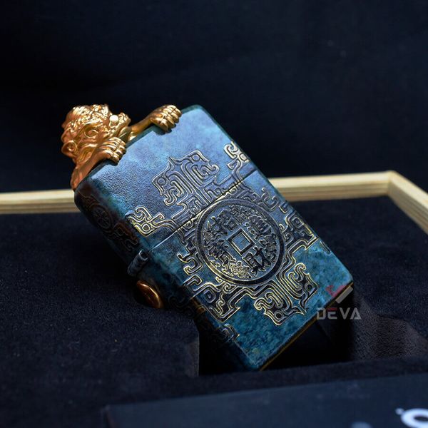 Set Zippo Hoa Văn Cổ Đại Ốp Linh Vật Tỳ Hưu May Mắn ZN66