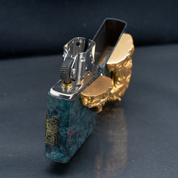 Set Zippo Hoa Văn Cổ Đại Ốp Linh Vật Tỳ Hưu May Mắn ZN66