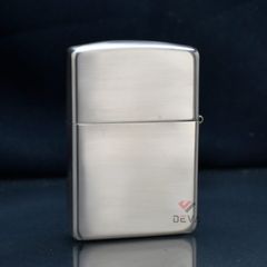Zippo Bạc Khối Ốp Emblem Đầu Bò Marlboro BK39