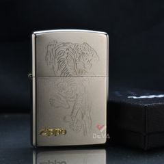 Zippo Mạ Satin Khắc Hình Hổ Săn Mồi ZK14