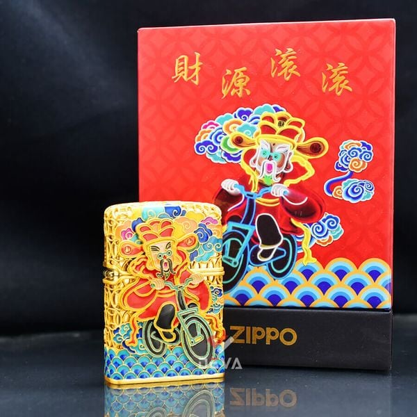 Zippo Bọc Lưới Đồng Tiền Mạ Vàng Chủ Đề Thần Tài Đến ZN85