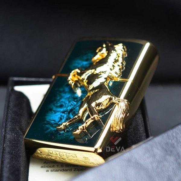 Zippo Nhật Mạ vàng ốp ngựa nổi sơn màu ZN12