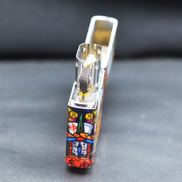 Zippo Hộp Mica Sơn Chủ Đề Quân Bài May Mắn ZN193