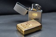 Bật lửa chính hãng Zorro khắc hoa văn 3D bản giới hạn Z92099