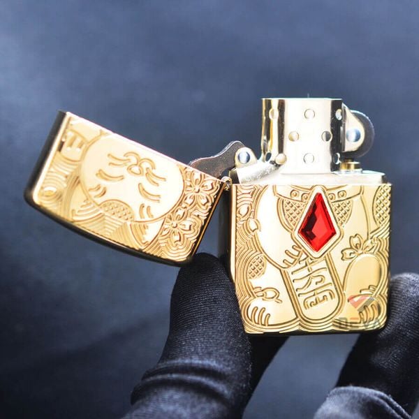 Zippo Armor Mèo Thần Tài Maneki-Neko Ốp Đá Quý Lucky Cat Z133