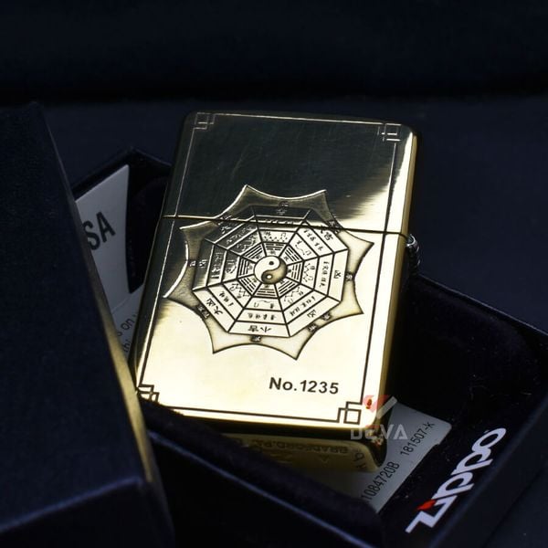 Zippo Khắc Thái Cực Bát Quái Chí Bảo Phong Thủy ZN55
