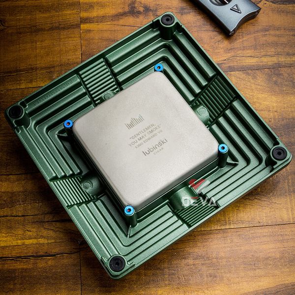 Gạt tàn 4 điếu kim tự tháp Jifeng JF 2023