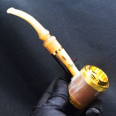 Tẩu cán sừng đế đứng hoa văn mạ vàng Freesize TS12