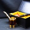 Tẩu Cigar cán sừng đế đứng hoa văn mạ vàng Freesize TS12