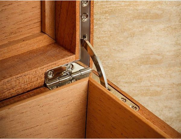 Hộp ủ giữ ẩm xì gà Lubinski RA 925