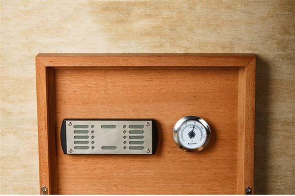 Hộp ủ giữ ẩm xì gà Lubinski RA 925