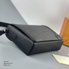 Ví cầm tay nam LV có dây đeo LV30808